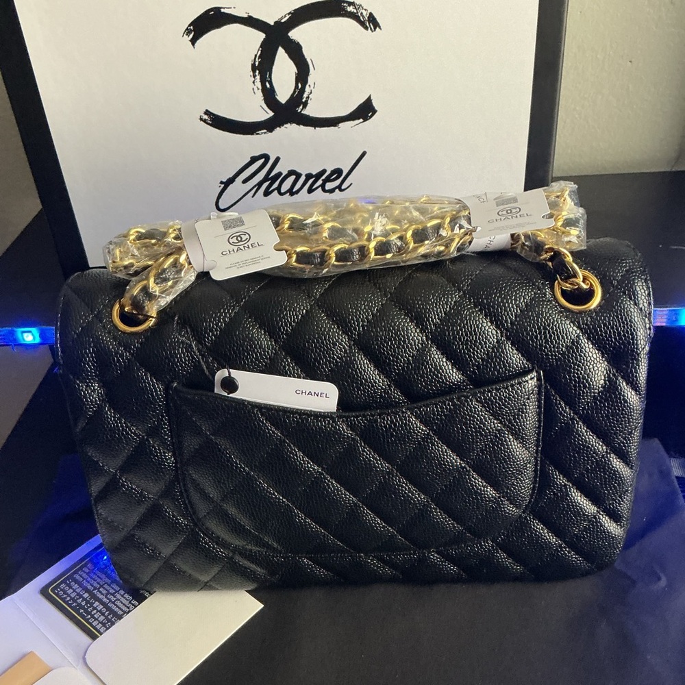 CHANEL Black Quilted Shoulder Bag with Gold Hardware - Picture 2 of 7